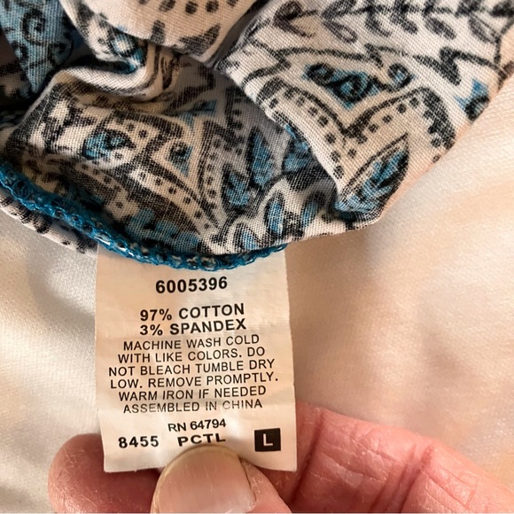 Scrub top, size L, Med Couture - Picture 8 of 10